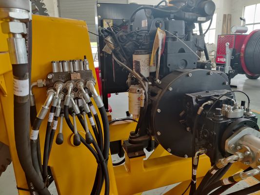 Mettendo insieme attrezzatura per le linee elettriche sopraelevate numero 2x12 della scanalatura